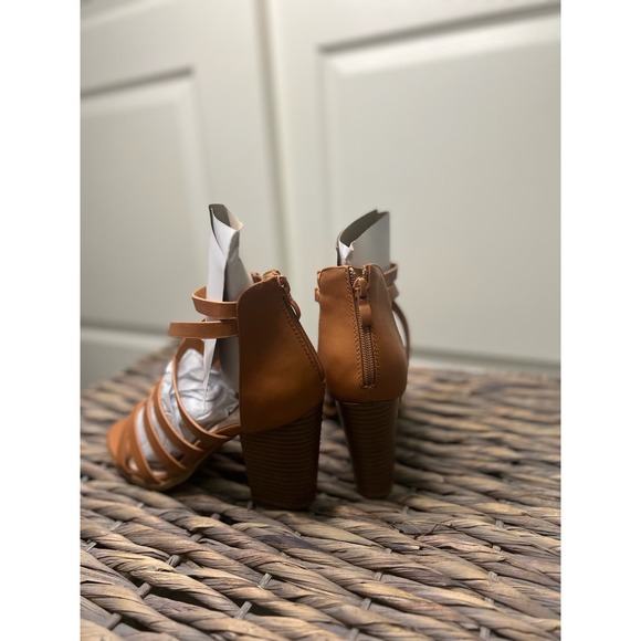 NWT MVE sz 8 womens Manner strappy open toe sandal 0914 0824 - Picture 10 of 11